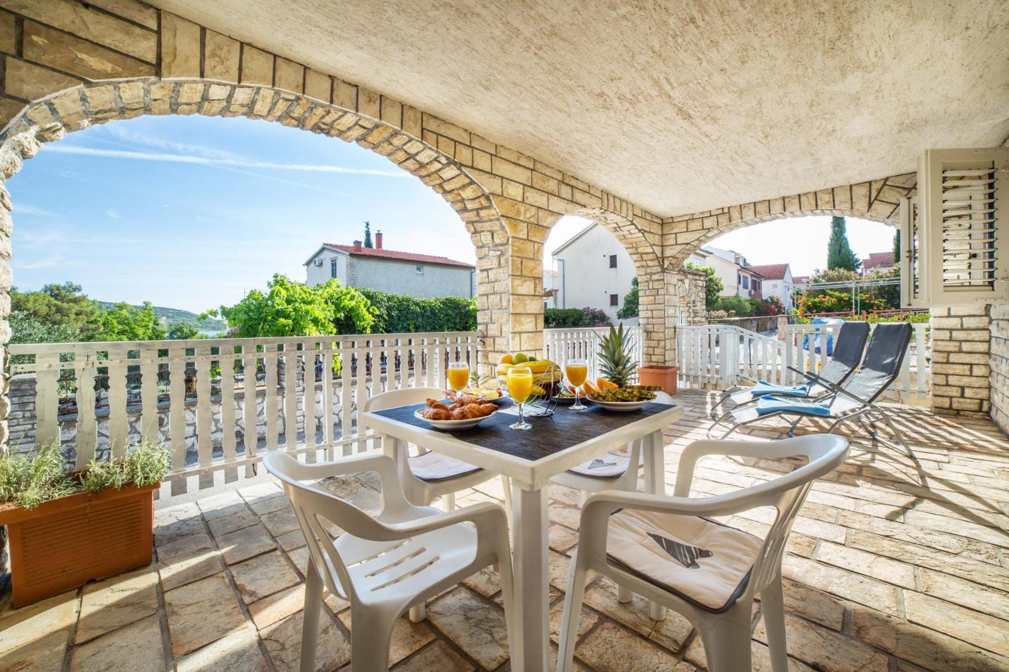 Apartments The Heart Of Croatia Pirovac Exterior photo