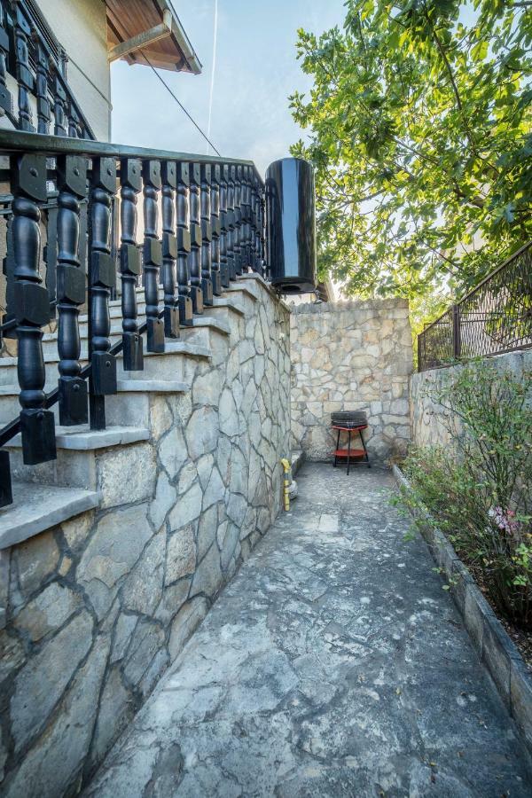 Apartments The Heart Of Croatia Pirovac Exterior photo
