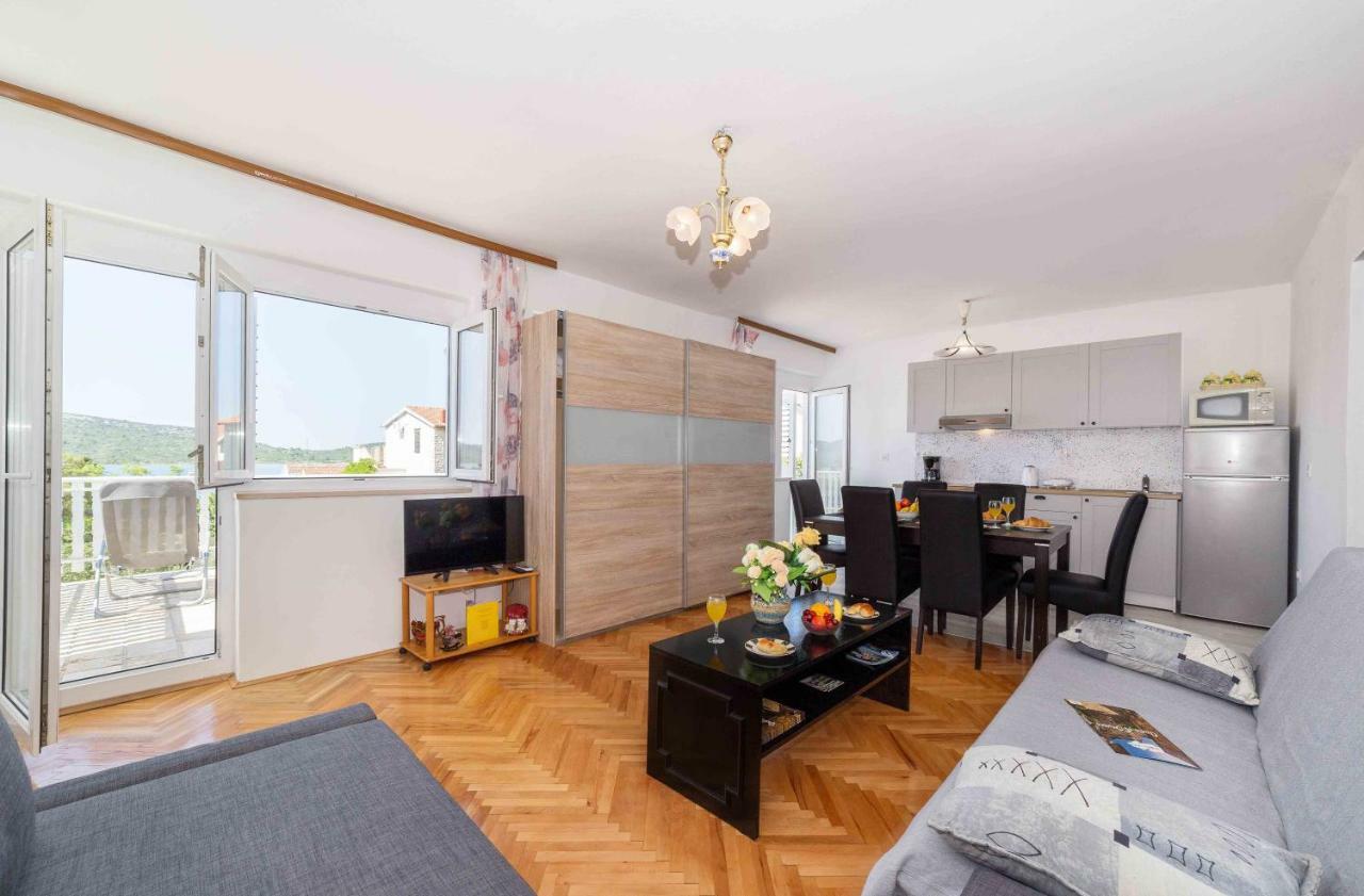 Apartments The Heart Of Croatia Pirovac Exterior photo