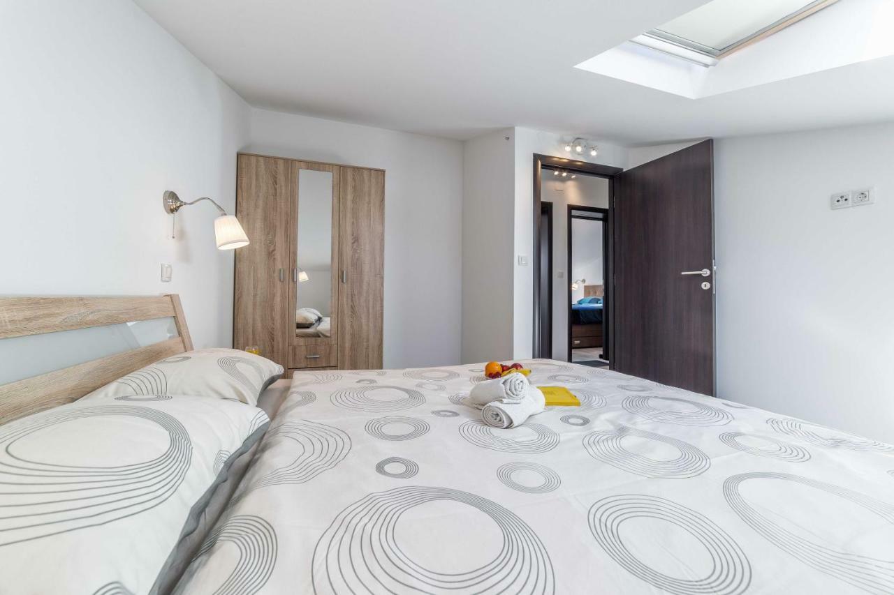 Apartments The Heart Of Croatia Pirovac Exterior photo