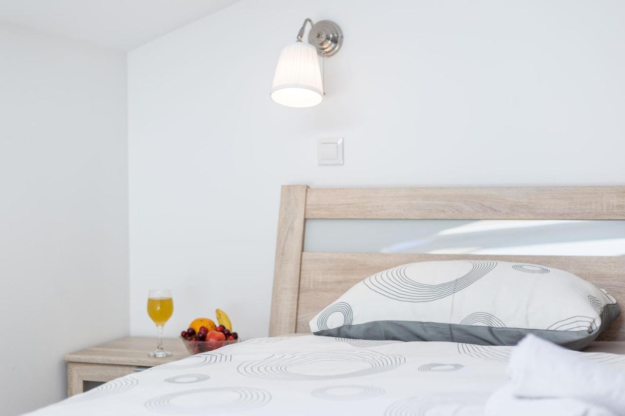 Apartments The Heart Of Croatia Pirovac Exterior photo